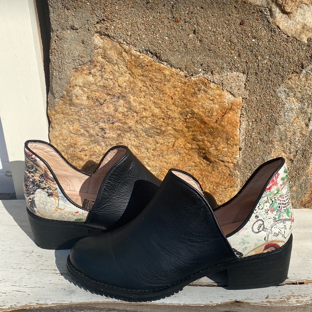 Monarca black leather and floral print ankle shoes size 6